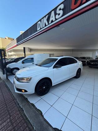 VOLKSWAGEN JETTA 2.0 COMFORTLINE FLEX 4P TIPTRONIC VOLKSWAGEN JETTA 2.0 COMFORTLINE FLEX 4P TIPTRONIC